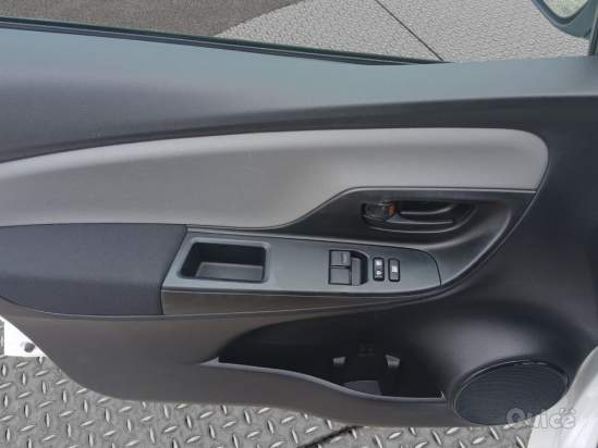 TOYOTA Yaris foto-1571184