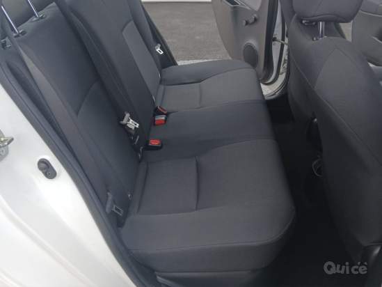 TOYOTA Yaris foto-1571190