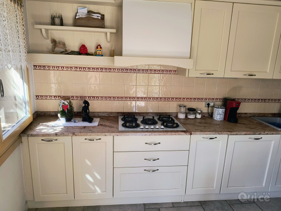 Vendo cucina in abete spazzolato e verniciato foto-270783