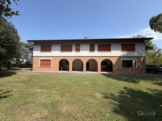 ORIAGO VILLA DIVISA IN 2 UNITA' CON 5400MQ DI GIARDINO foto-1601046