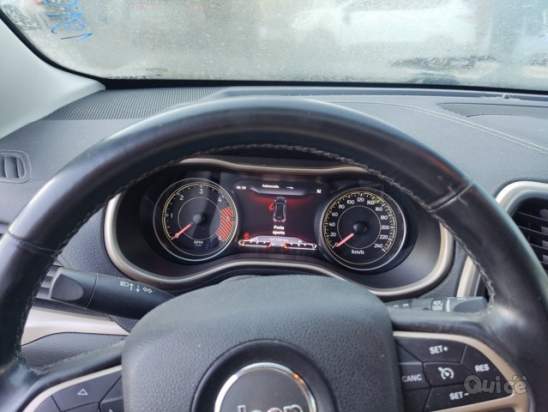 Volante JEEP CHEROKEE  del 2015 foto-1602818