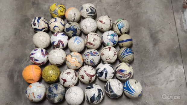 Vendo Palloni e abbigliamento sportivo usato foto-1604250
