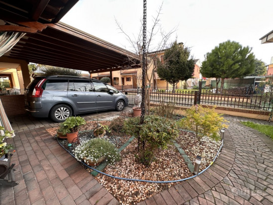 GAMBARARE PORZIONE DI QUADRIFAMILIARE CON SCOPERTO ESCLUSIVO foto-676240