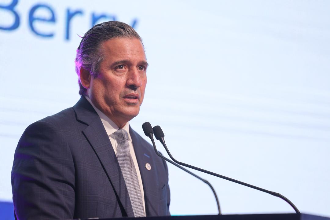 BlackBerry CEO, John Giamatteo addresses crowd at UKM signing