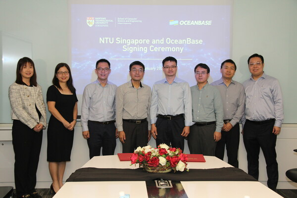 Pasukan kerjasama Oceanbase & NTU