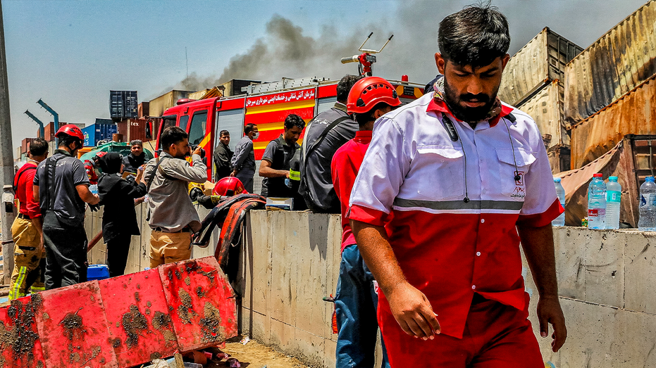 Letupan pelabuhan Iran mendedahkan ‘kelemahan mendalam’ dalam sektor penting rejim di tengah-tengah kebimbangan rusuhan