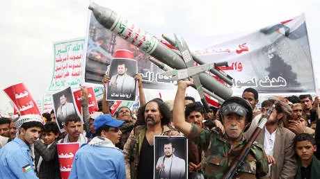 Houthis’ Blockade + Hormuz Closure: The Global Shipping Crisis That’s About to Hit Your Wallet