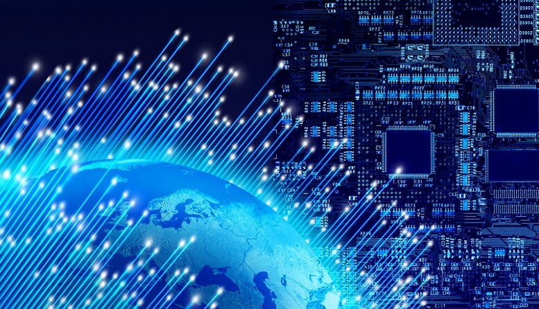 e4b97da9fb49559104e499b457284118 Tech Giants Face Earnings and Tariffs