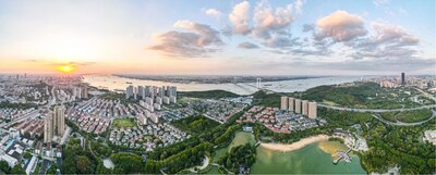 Photo provided by the publicity department of CPC Jiangyin municipal committee shows an aerial view of Jiangyin City in east China's Jiangsu Province. Photo provided by the publicity department of CPC Jiangyin municipal committee shows an aerial view of Jiangyin City in east China's Jiangsu Province.