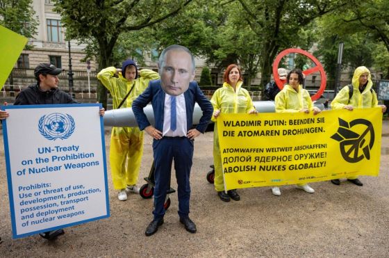 GERMANY-RUSSIA-UKRAINE-CONFLICT-NUCLEAR-WEAPONS-DEMO