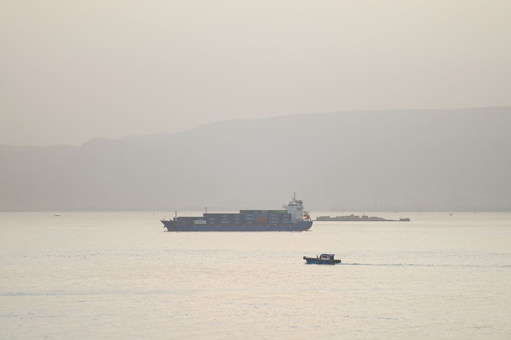 红海安全担忧导致苏伊士运河航运流量转移