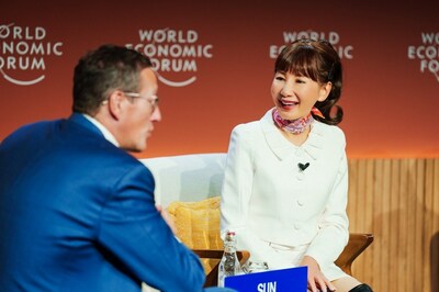 Trip.com Group CEO Ms Jane Sun在世界经济论坛达沃斯会议上就过度旅游问题发言。来源:世界经济论坛