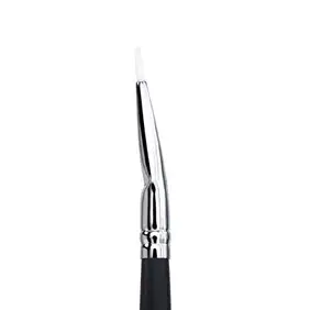 brocha-bent-eyeliner-964