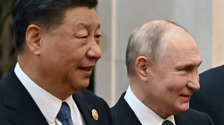 รัสเซีย จีน และพรรครีพับลิกัน MAGA: ทําไมนักวิเคราะห์ตะวันตกกลัวพวกเขา