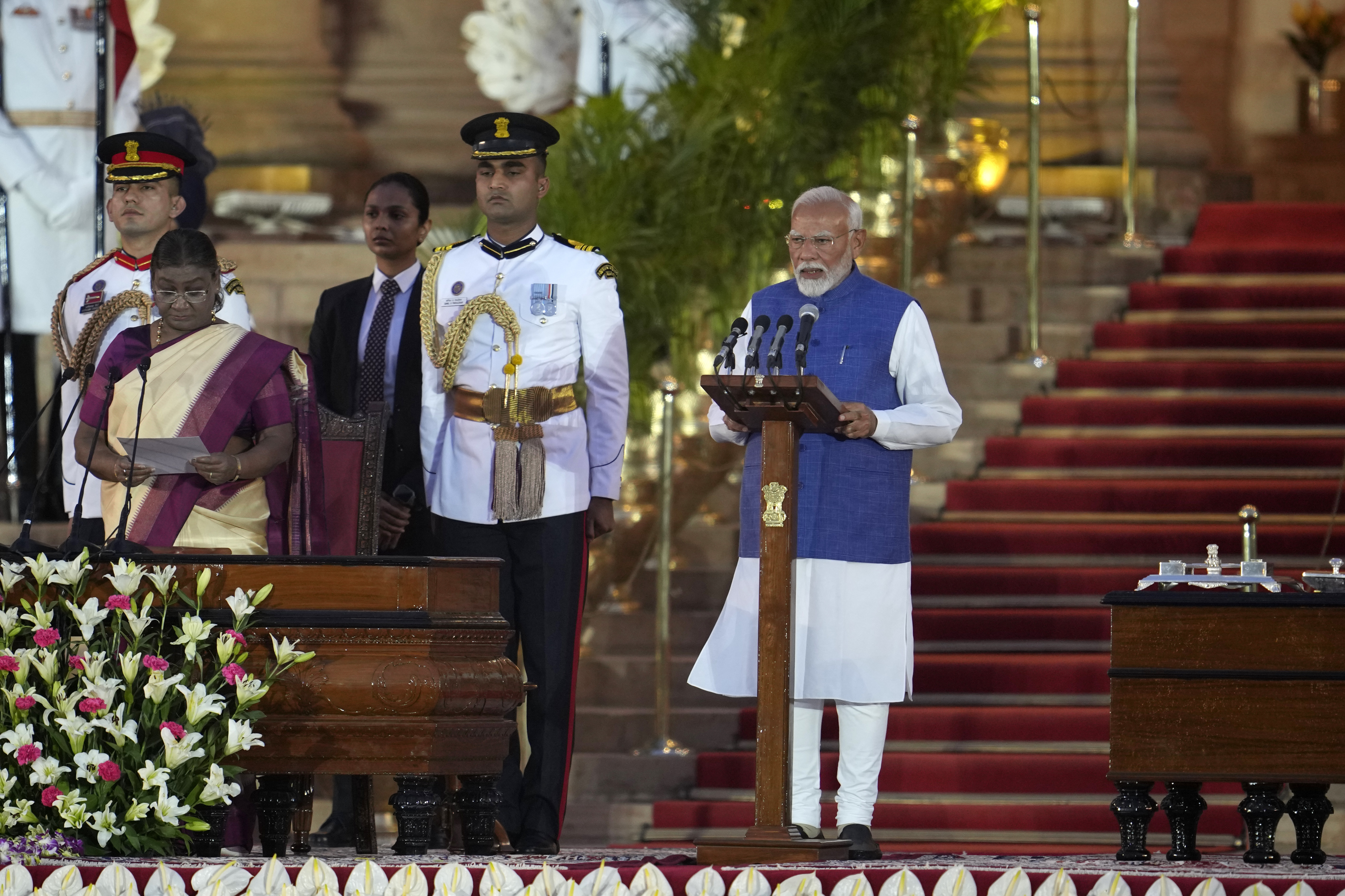 Narendra Modi
Droupadi Murmu