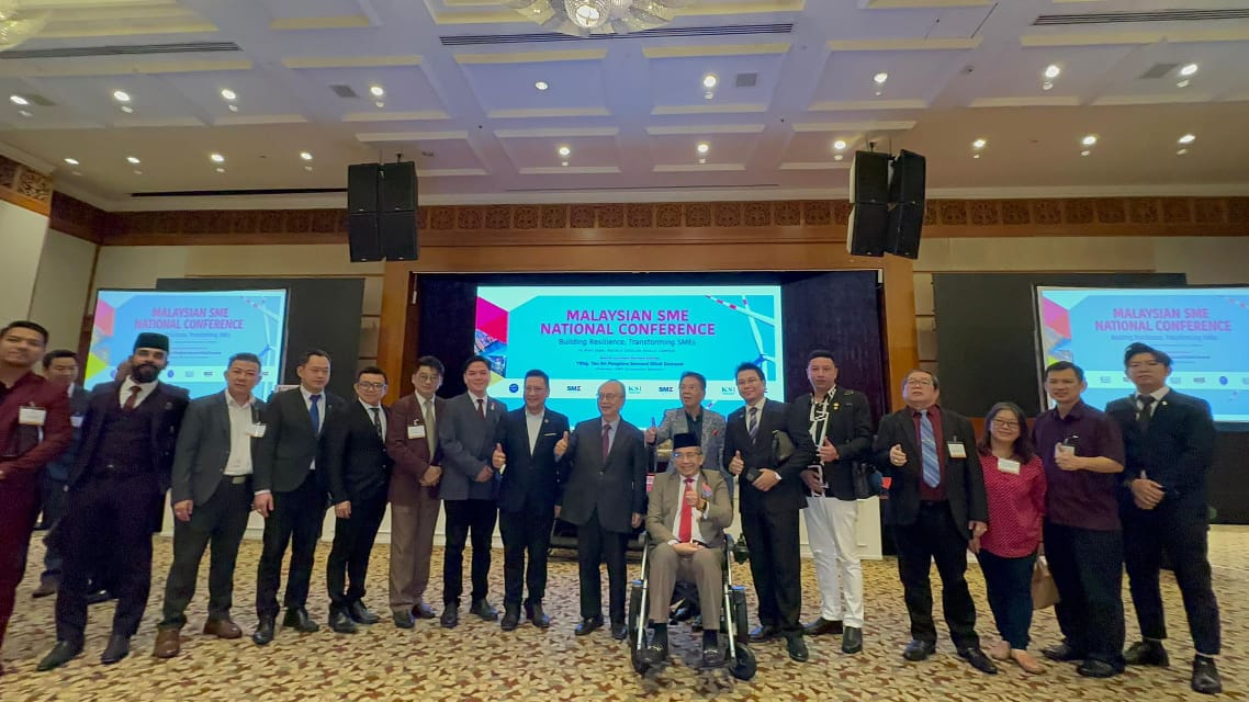 Group Photo with Dr Hj Mazlan on wheelchair and Tan Sri Bernard Diluk Dompok Group Photo with Dr Hj Mazlan on wheelchair and Tan Sri Bernard Diluk Dompok