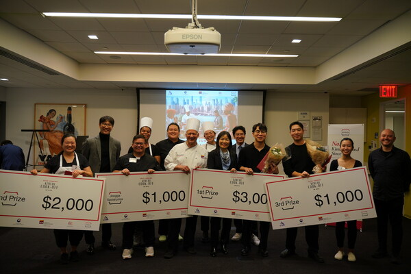 Sangtae JU (Founder of Kimchi Cook-off), Jennifer LEE( Head of of Global Food Business Unit, Daesang) and Richard La Marita( ICE's Head Chef) pose for a photo with the winners of the at ICE on October 26.