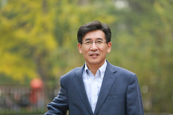 Professor Qikun Xue is China’s first scientist to win this award in the field of condensed matter physics.