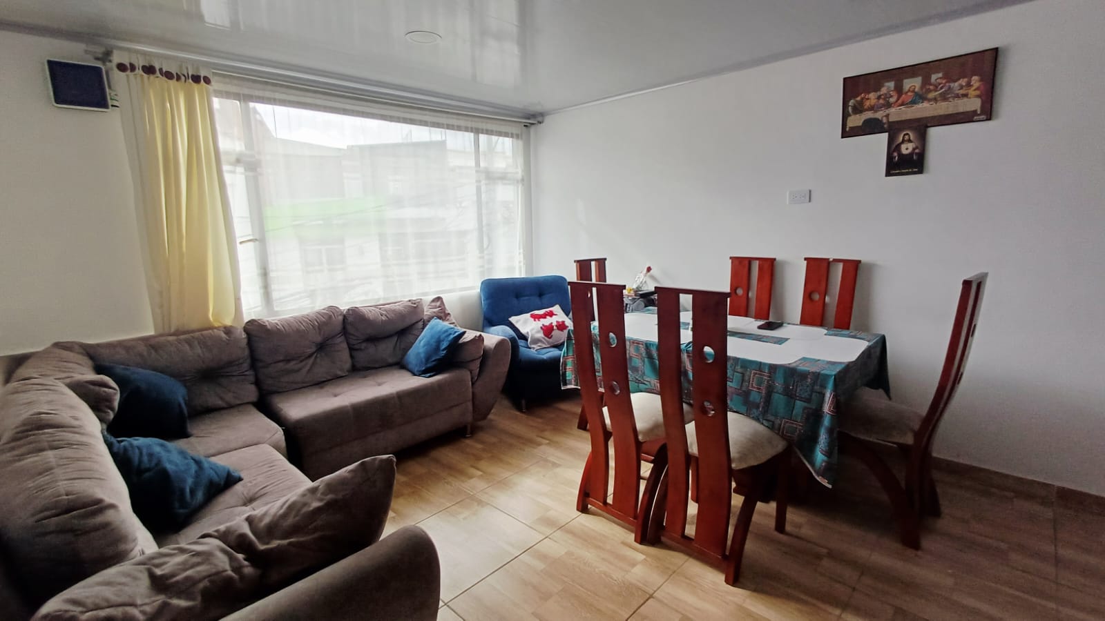 Casa Esquinera En La Carolina 4