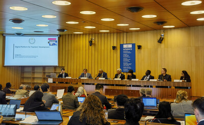 Các đại diện quốc gia cho dự án UNESCO, Huawei và TeOSS tại Hội thảo của UNESCO về tương lai số của giáo dục