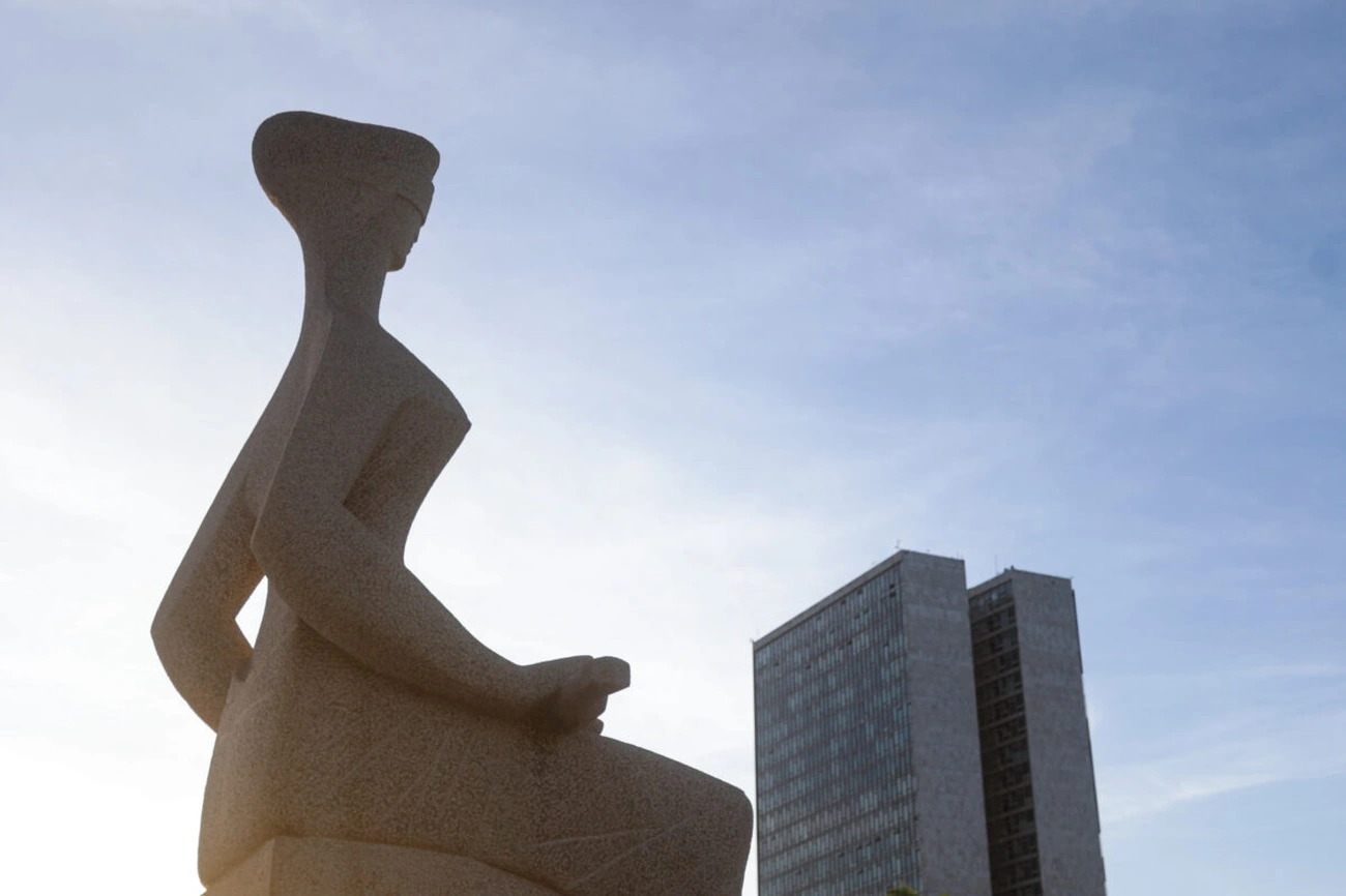 Novo conflito das elites (por Antônio Carlos de Medeiros)