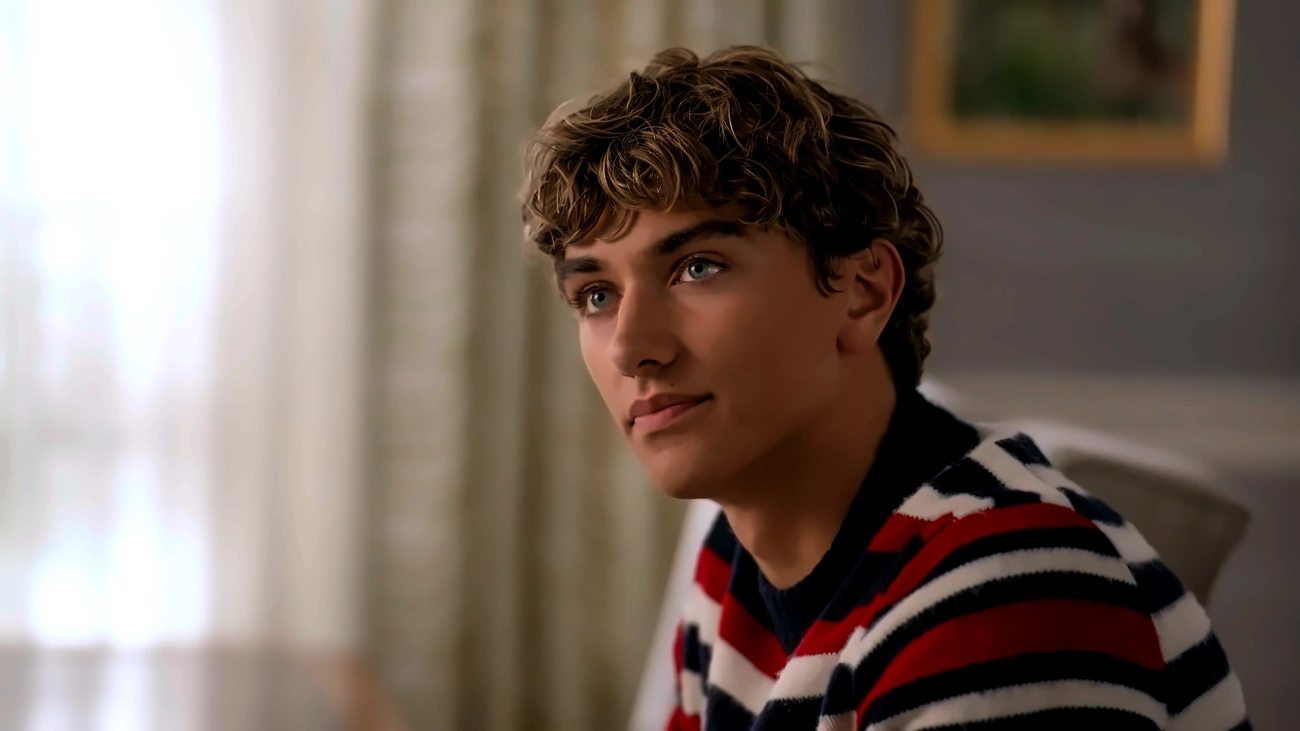 Gavin Casalegno fala sobre ser “o namorado mais odiado da Internet” em série