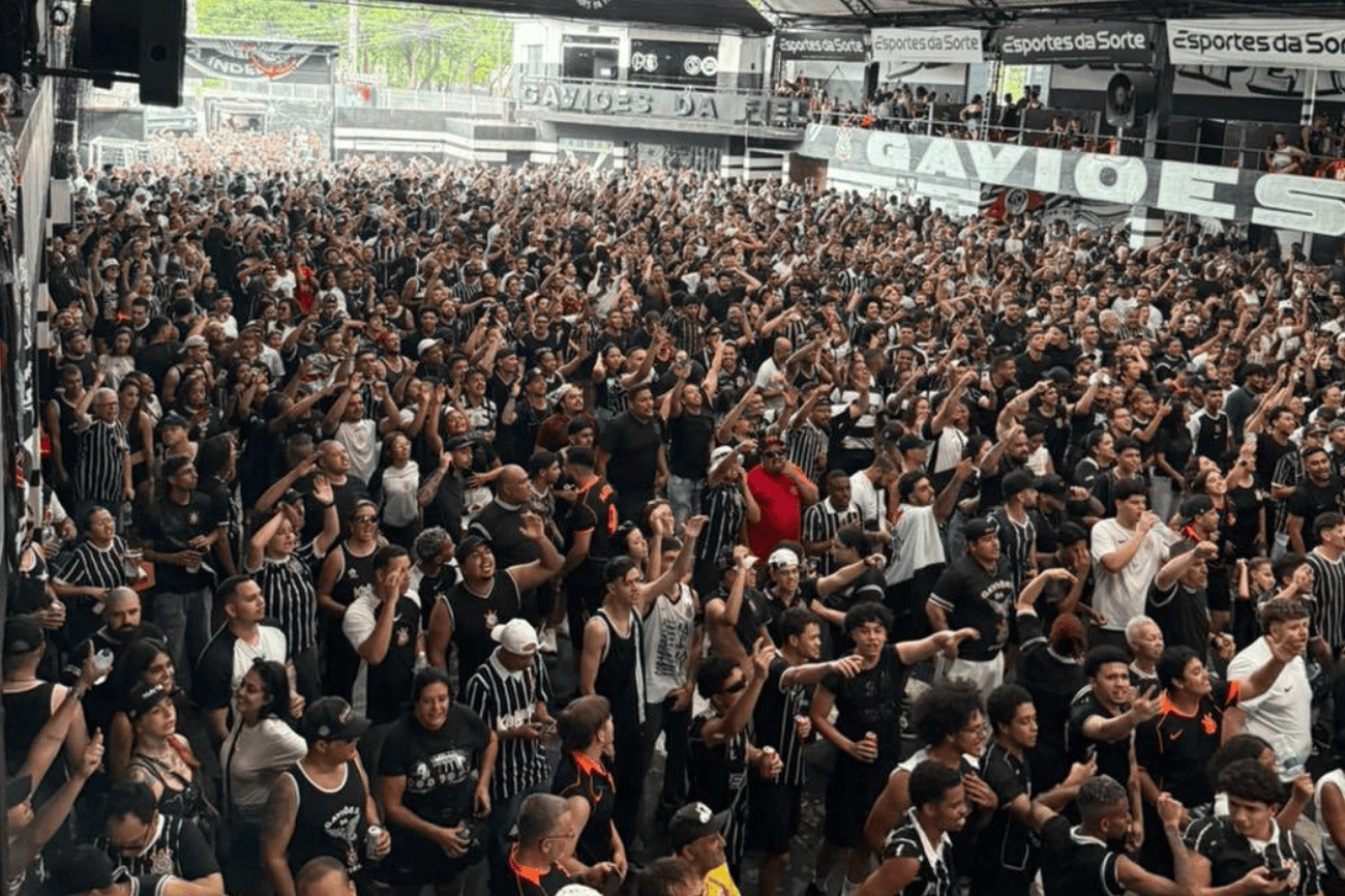 Gaviões da Fiel lotada agora Corinthians x Vasco na final da Copa do Brasil