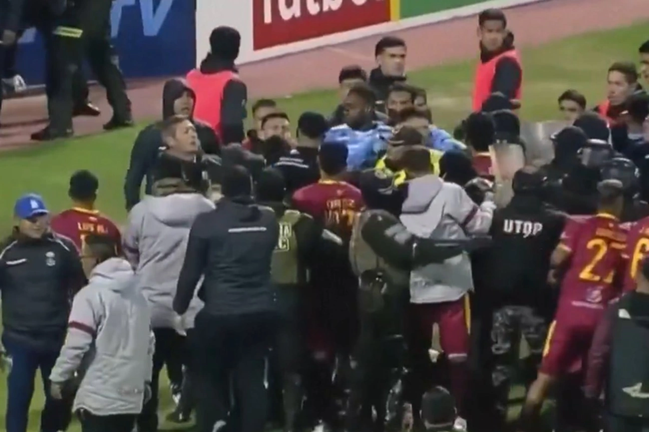 Briga generalizada: jogo na Bolívia termina com 17 expulsos e feridos