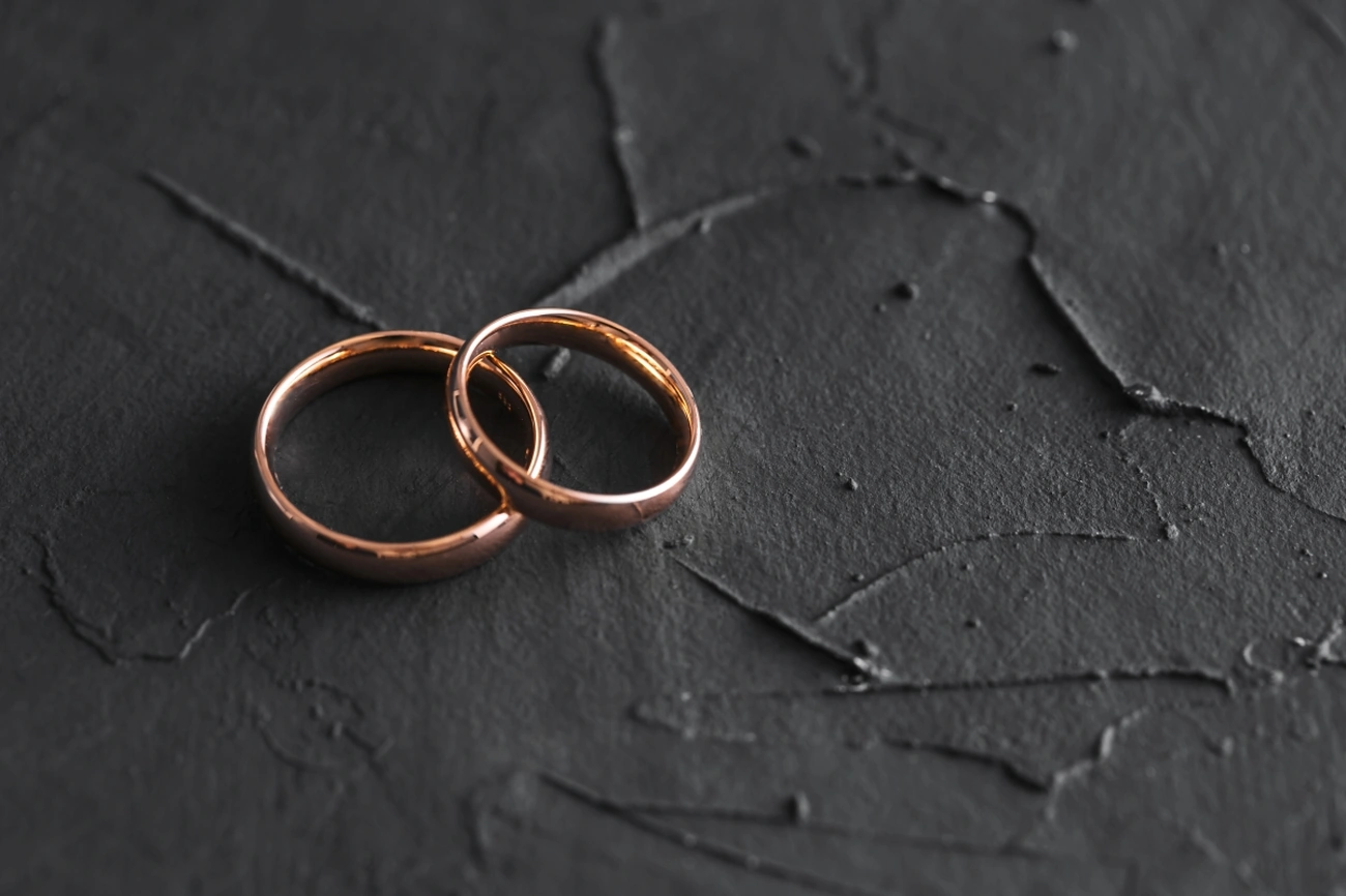 Homem engole anéis roubados antes de ser preso no litoral de SP