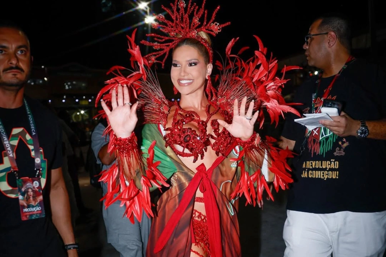 Virginia polemiza ao dançar ponto de macumba em esquenta da Grande Rio