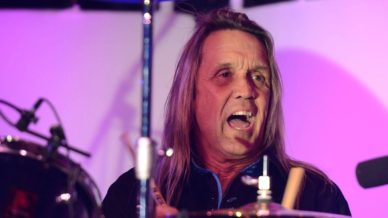 Nicko McBrain do Iron Maiden quase foi demitido agora descubra o erro