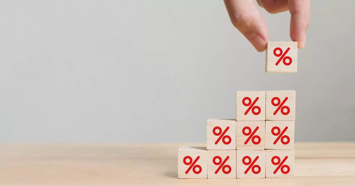 How to manage credit card debt in high-interest rate scenarios in the USA