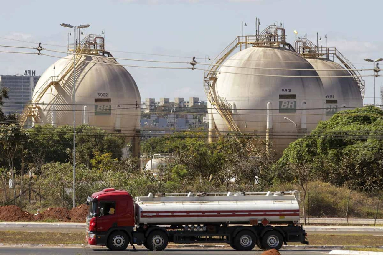 Sindicombustíveis se manifesta sobre greve convocada por caminhoneiros