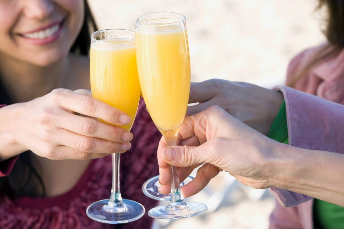 Como fazer a Mimosa: drink fácil para brindar o fim de ano