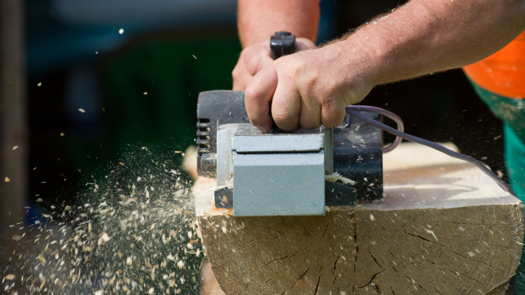 how to use a wood planer