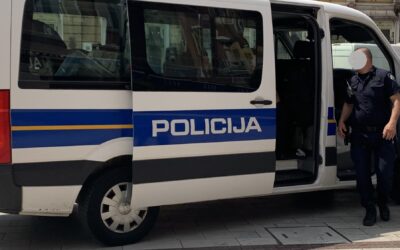 Policija za utakmice u Zagrebu privela 11 navijača Rijeke, jedan uhićen jer je staklenom bocom pogodio policajca