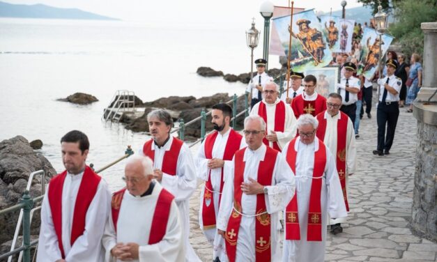 Dan grada Opatije obilježen tradicionalnom procesijom, proslavu zaključio koncert Kedže