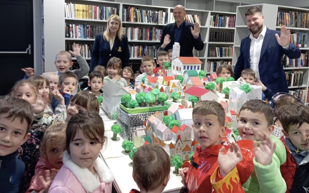 Nova zgrada Gradske uprave Kastva danas otvorena za građane. Gradonačelnik Mostarac: “Znam reći da iza svake ugrađene cigle stoji jedan papir”