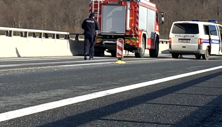 Tragična nesreća kod tunela Sopač na autocesti Rijeka – Zagreb: poginula jedna osoba, u nesreći sudjelovali osobno vozilo i tegljač