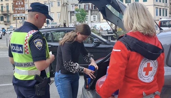 U Rijeci održana akcija “5 do 12”: važnost ispravnog kompleta prve pomoći u vozilu