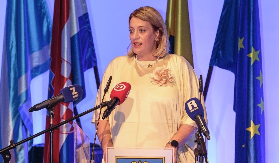 Crikvenička gradonačelnica: Užičko kolo ispred spomenika braniteljima iz Domovinskog rata čin je izrugivanja braniteljima