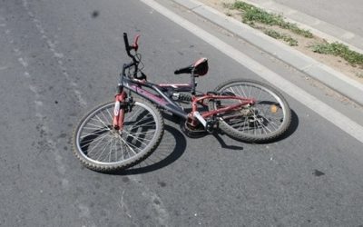 Teško ozlijeđeno dvoje biciklista: na Kukuljanovu  69-godišnjak gurajući bicikl podletio pod kamion, na Rabu pala Mađarica