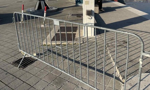 Sanirana rupa na ulazu na Molo Longo. Nadamo se da je problem konačno riješen