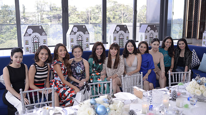 A Christmas lunch with a lovely bunch, unveiling the Buro 24/7 Christmas Beauty Dollhouse