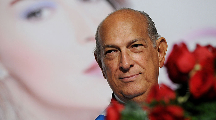 There will be Oscar de la Renta postage stamps in 2017