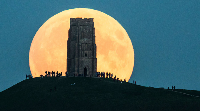 How to take a photo of tonight’s supermoon with your smartphone