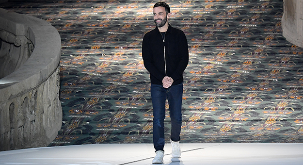 Nicolas Ghesquière renews his contract at Louis Vuitton