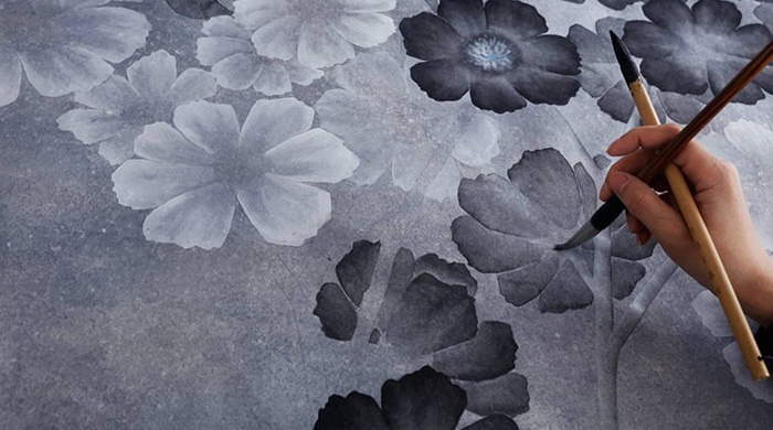 Kate Moss designed this hand-painted wallpaper that is all kinds of pretty