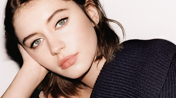 Iris Law on getting that perfect flick and full brows with Burberry Beauty’s latest