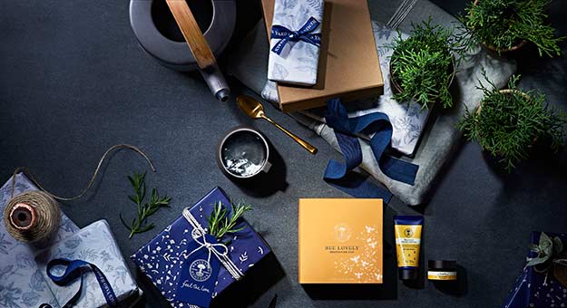 Eco-conscious gift ideas for the beauty lover